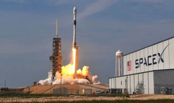 散户投资者大举抄底SpaceX
